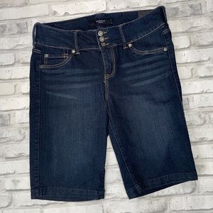 Torrid Bermuda Jegging Shorts 14 Blue Denim